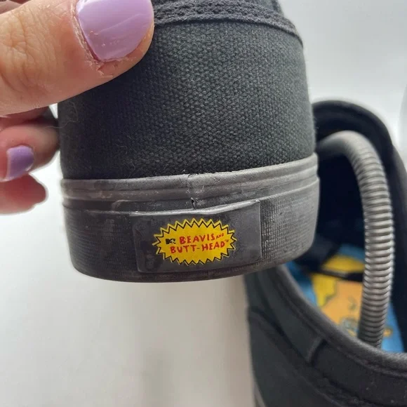 Globe Motley X Beavis and Butthead Men's Black Canvas Sneakers size 9 RARE!